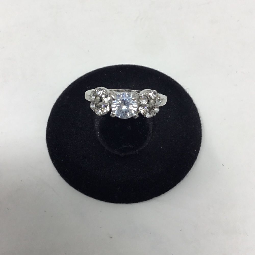 Brilliant Cut Cubic Zirconia Fashion Ring (H15)